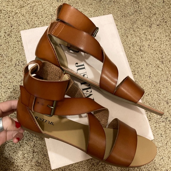 BRAND NEW!   JustFab Sandals   |  Never worn |   Perfect condition!  |  Size 8.5 - Picture 3 of 5